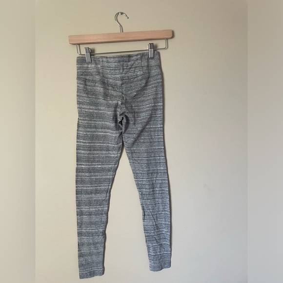 Talula Heather Gray capri leggings size XS - Picture 3 of 3
